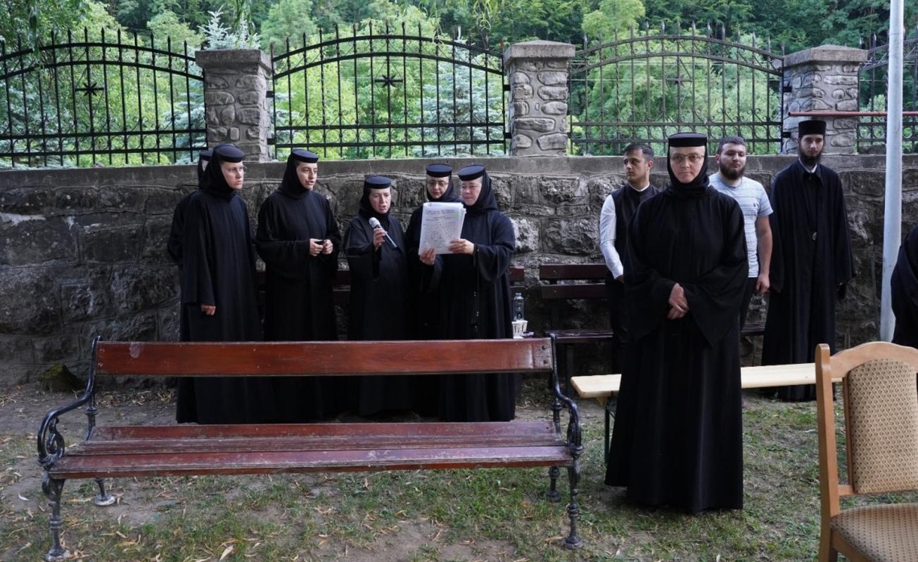 Lansarea cărții „Maternitatea sfințitoare - Sfânta Cuvioasă Filotimia, mama Sfântului Cuvios Dometie cel Milostiv de la Râmeț” 366689