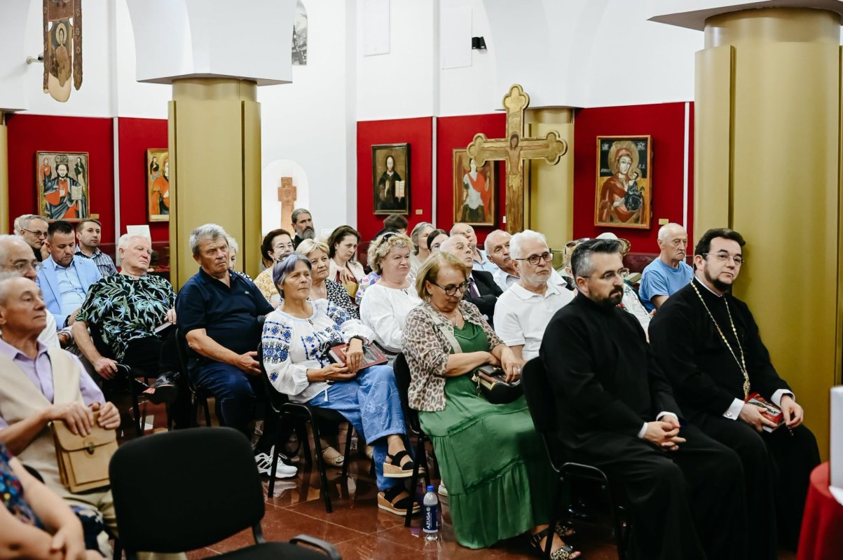 Lansarea cărții „Pelerini la Muntele Athos”, la Muzeul Mitropoliei Clujului 366695