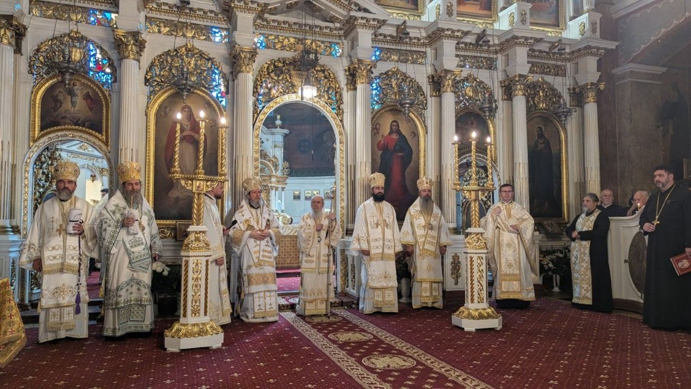 Aradul și-a luat rămas-bun de la Preasfințitul Părinte Emilian Crișanul 366807