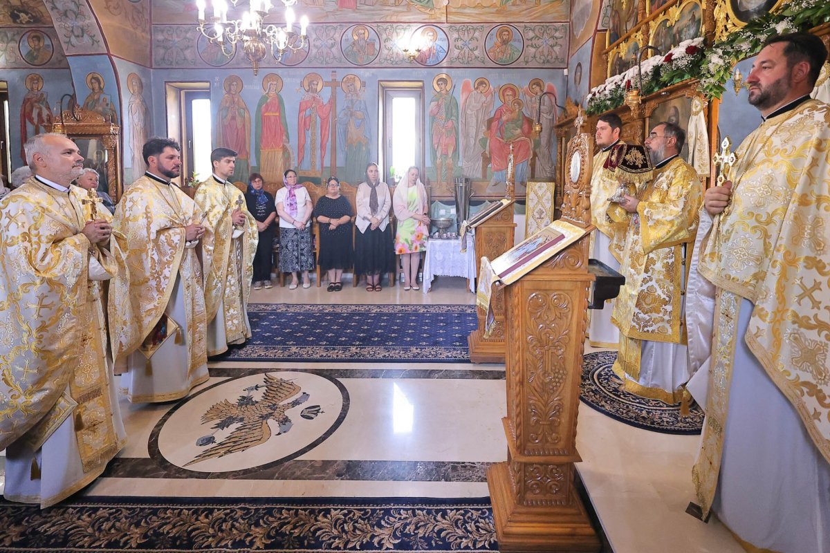 Binecuvântare arhierească pentru credincioșii Parohiei Spătaru, județul Buzău 366835