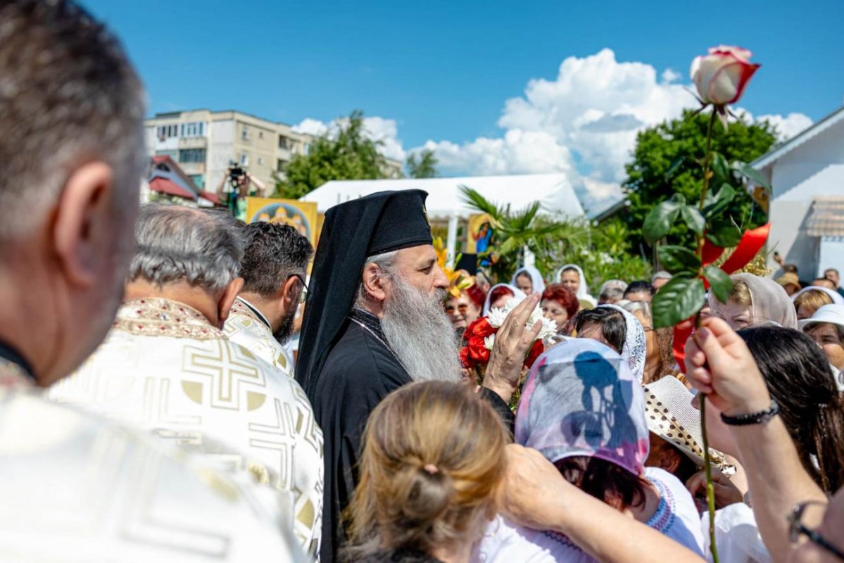 Piatră de temelie pentru o nouă biserică din Piatra-Neamț 366892