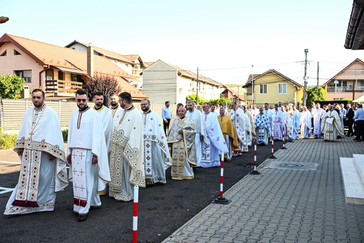 Sfințirea Bisericii „Soborul Maicii Domnului” din Florești 366816