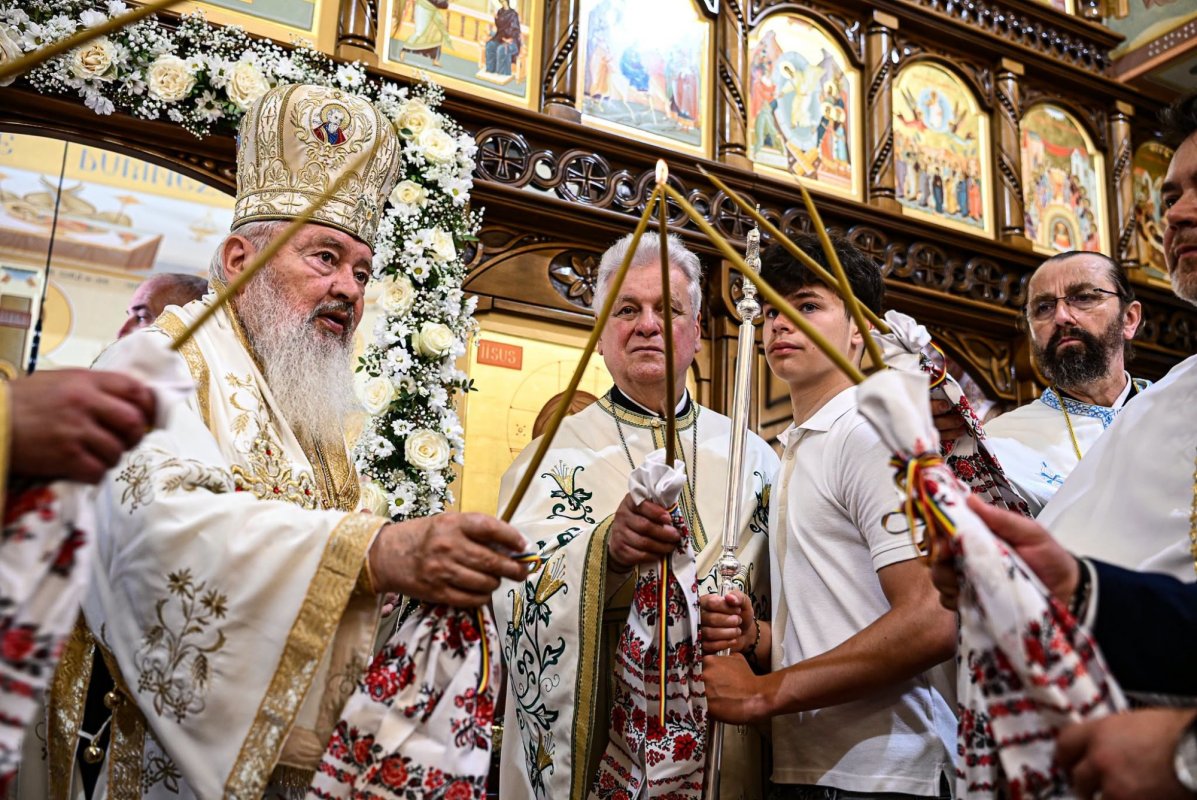Sfințirea Bisericii „Soborul Maicii Domnului” din Florești 366819