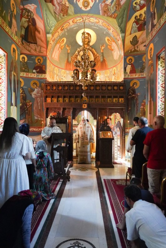 Slujire arhierească la schitul argeșean din Oeștii-Pământeni 366828