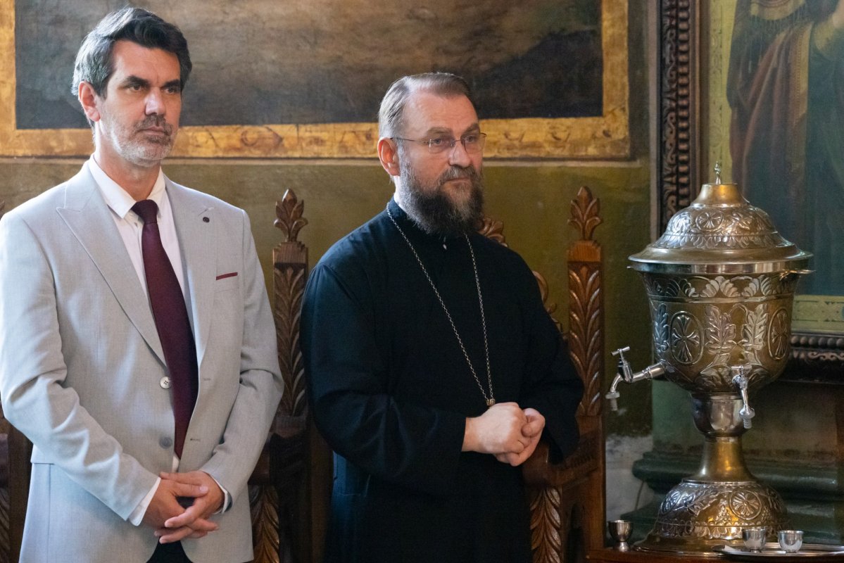 Absolvenții Facultății de Teologie Ortodoxă  din București, la ceas de sărbătoare 367193