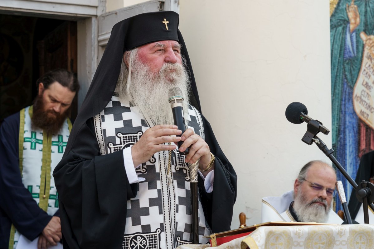 Arhiereul Emilian a fost înmormântat la Mănăstirea Neamț 367075