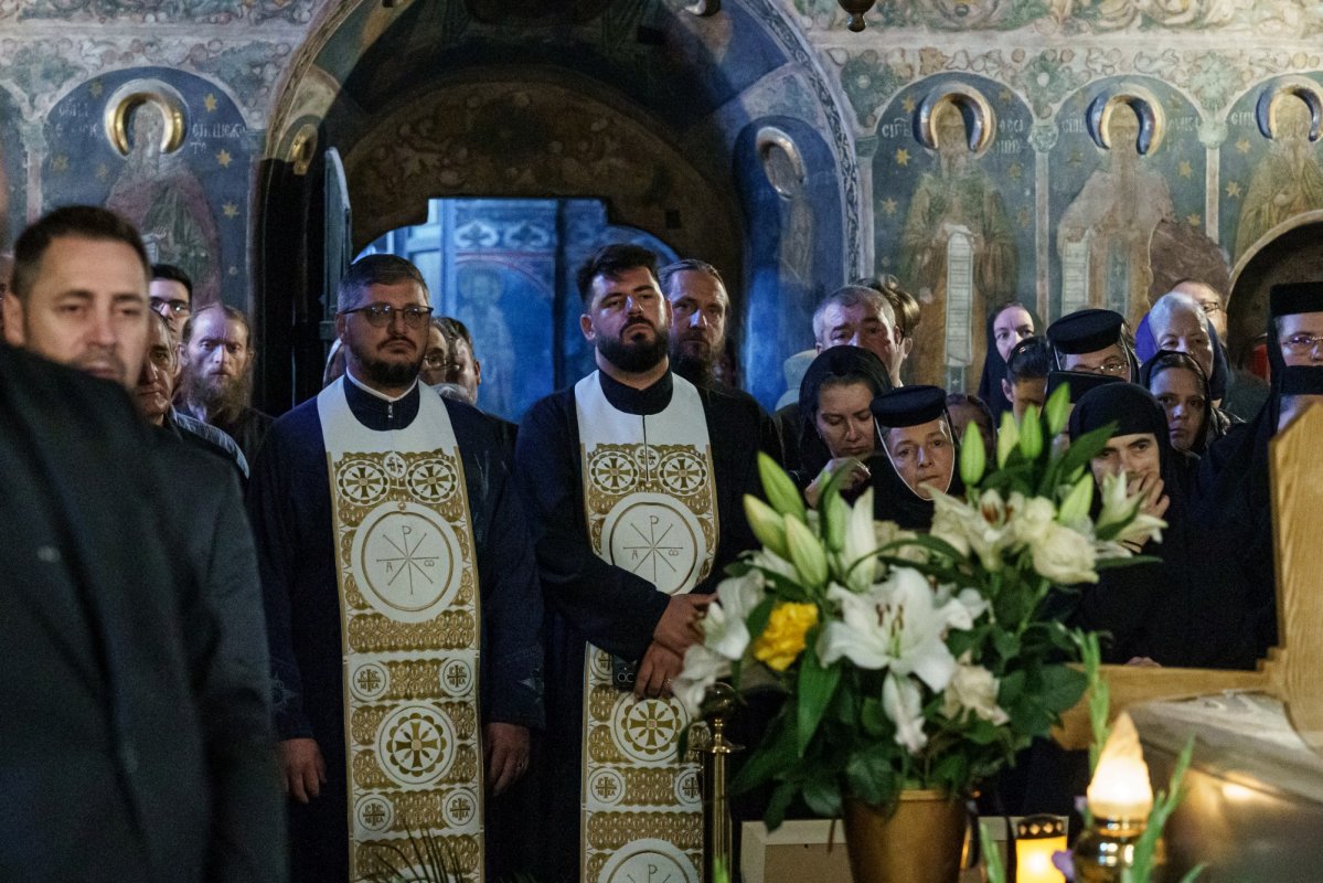Arhiereul Emilian a fost înmormântat la Mănăstirea Neamț 367136
