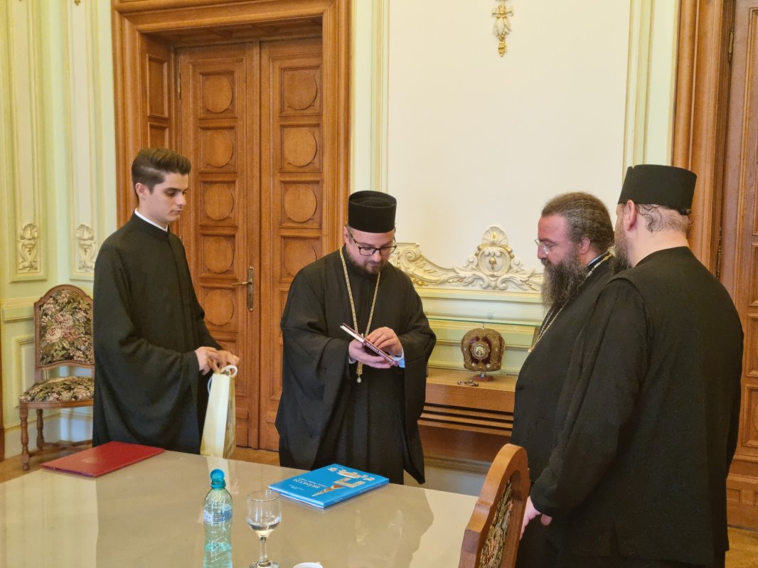 Delegație din Patriarhia Antiohiei în vizită la Palatul Patriarhiei  367123