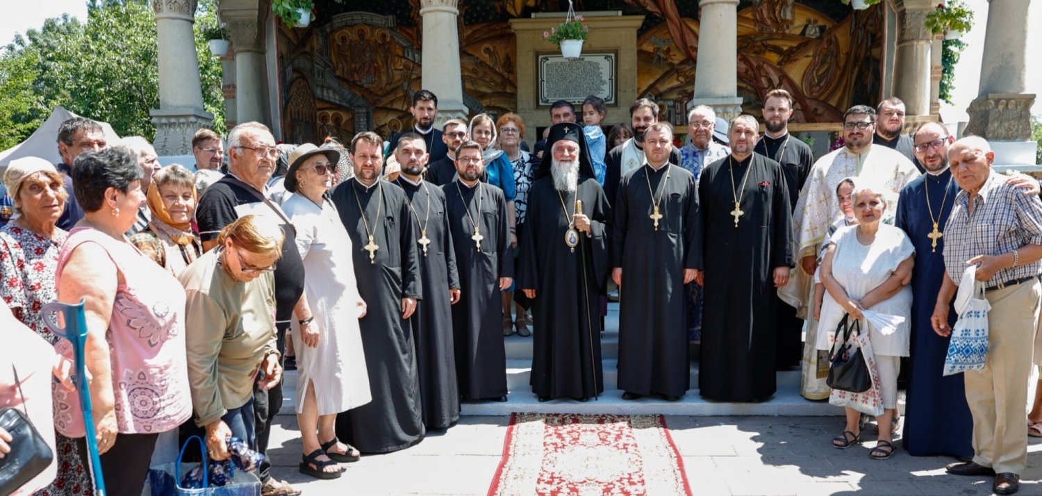 Hramul Bisericii „Sfinții Apostoli Petru și Pavel” din Craiova 366985