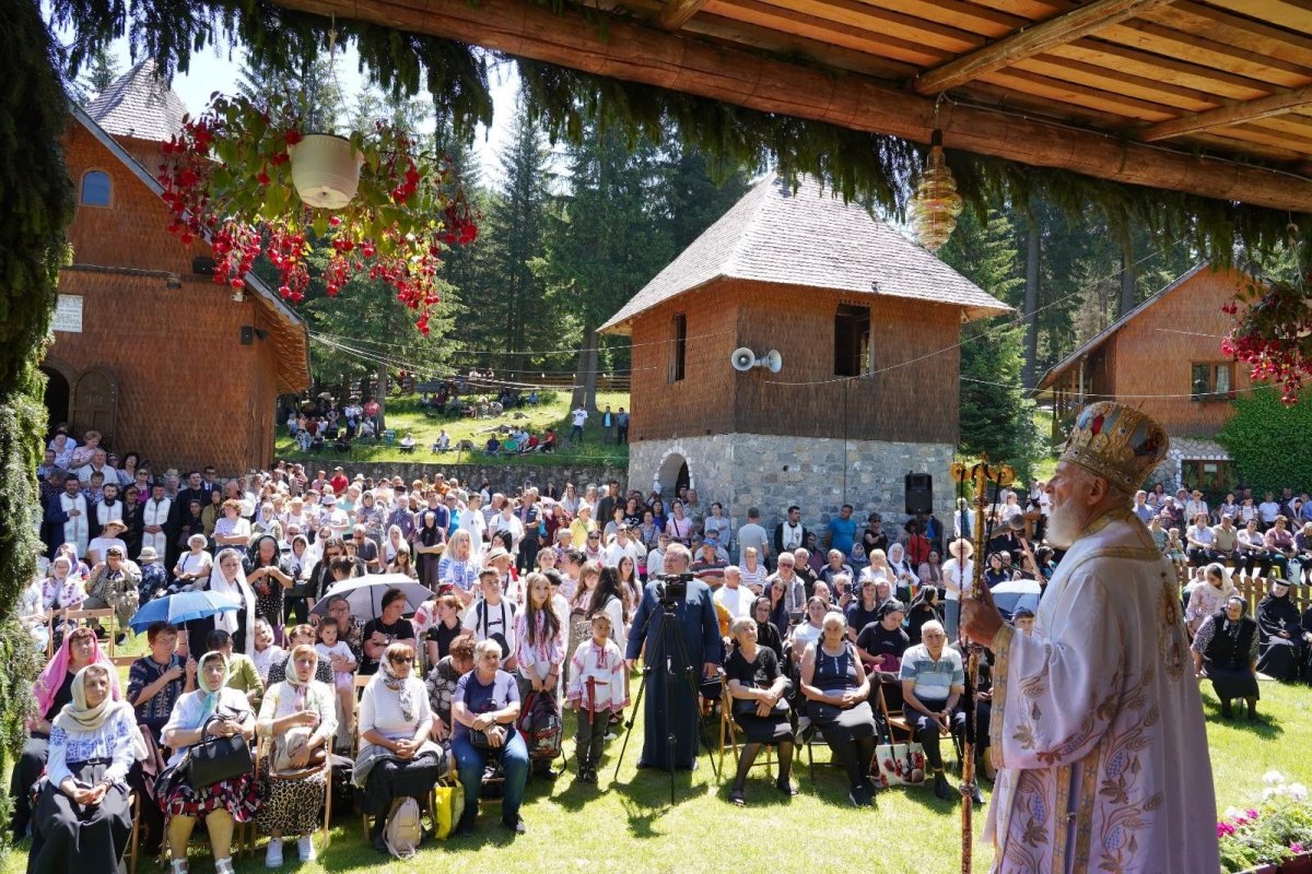 Sărbătoarea Mănăstirii Peștera Ialomiței din Munții Bucegi 367151