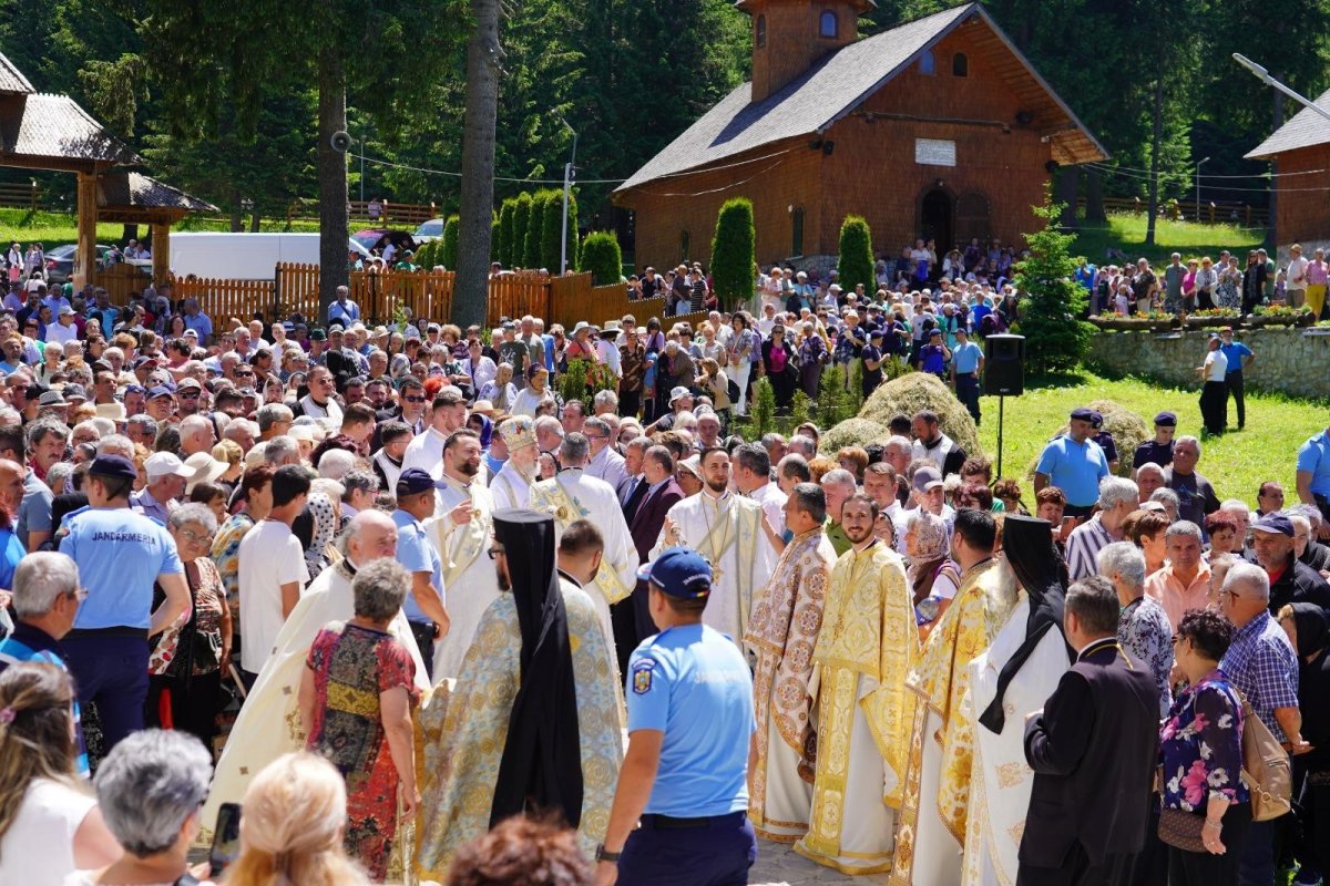 Sărbătoarea Mănăstirii Peștera Ialomiței din Munții Bucegi 367159