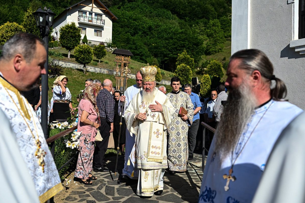  Sfinții Apostoli Petru și Pavel au fost cinstiți la Mănăstirea Rebra‑Parva  366976