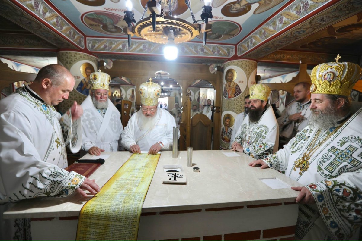 Binecuvântare arhierească la hramul Mănăstirii Bârsana 367230