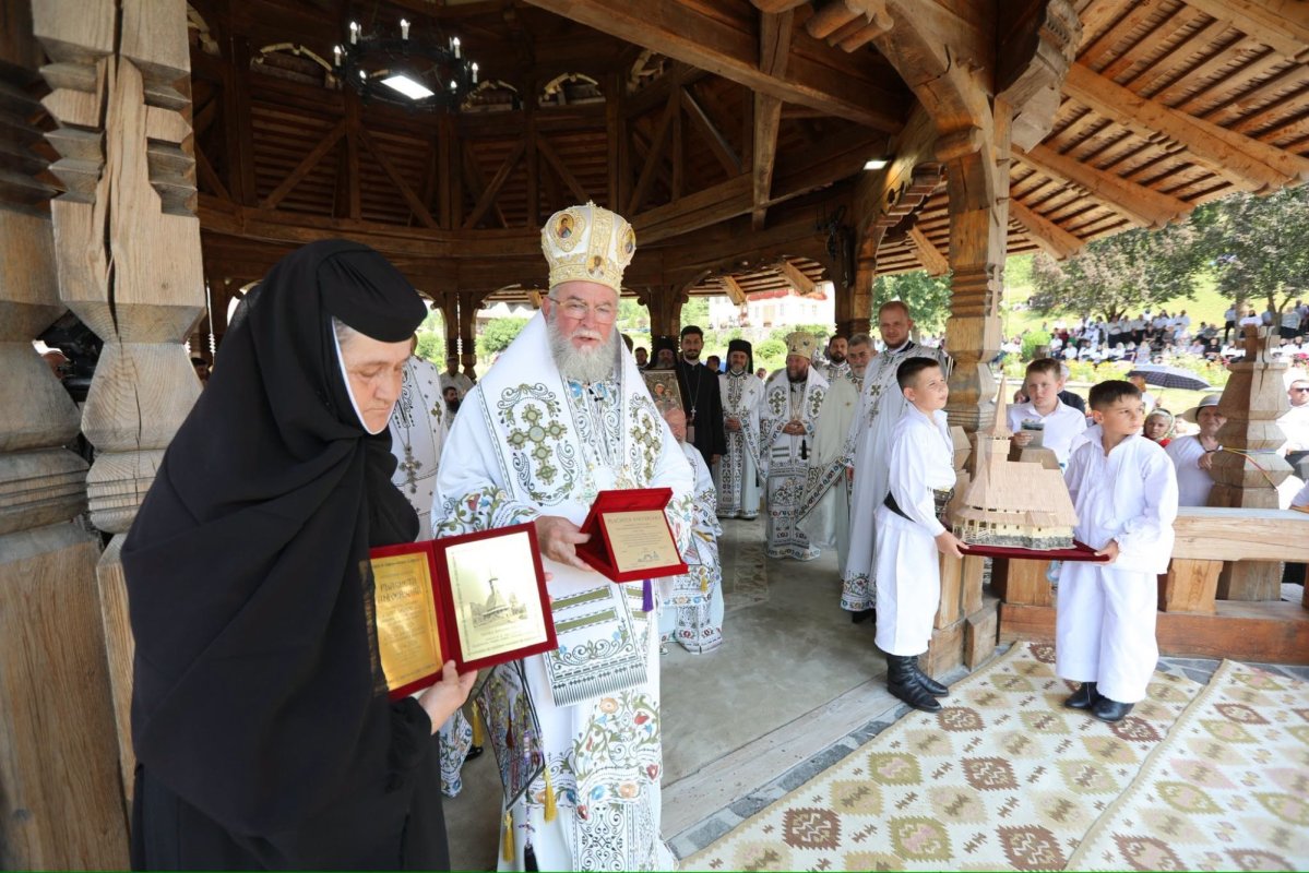 Binecuvântare arhierească la hramul Mănăstirii Bârsana 367233