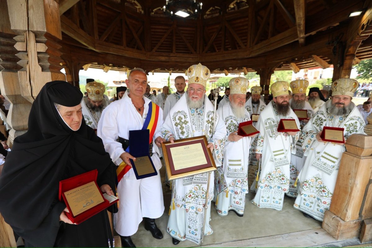 Binecuvântare arhierească la hramul Mănăstirii Bârsana 367234