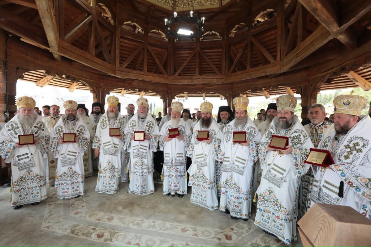 Binecuvântare arhierească la hramul Mănăstirii Bârsana 367235