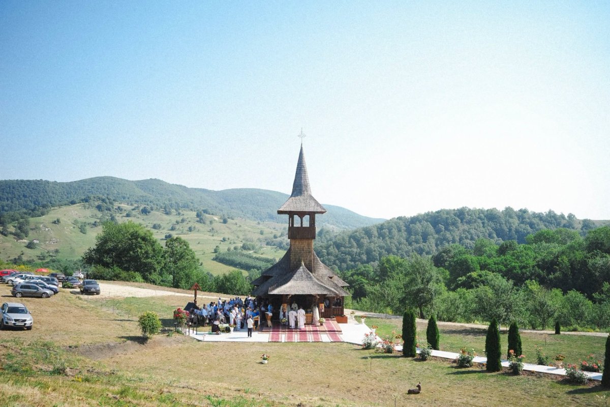 Sfinții Apostoli Petru și Pavel, cinstiți la hramul Mănăstirii Stârciu 367333