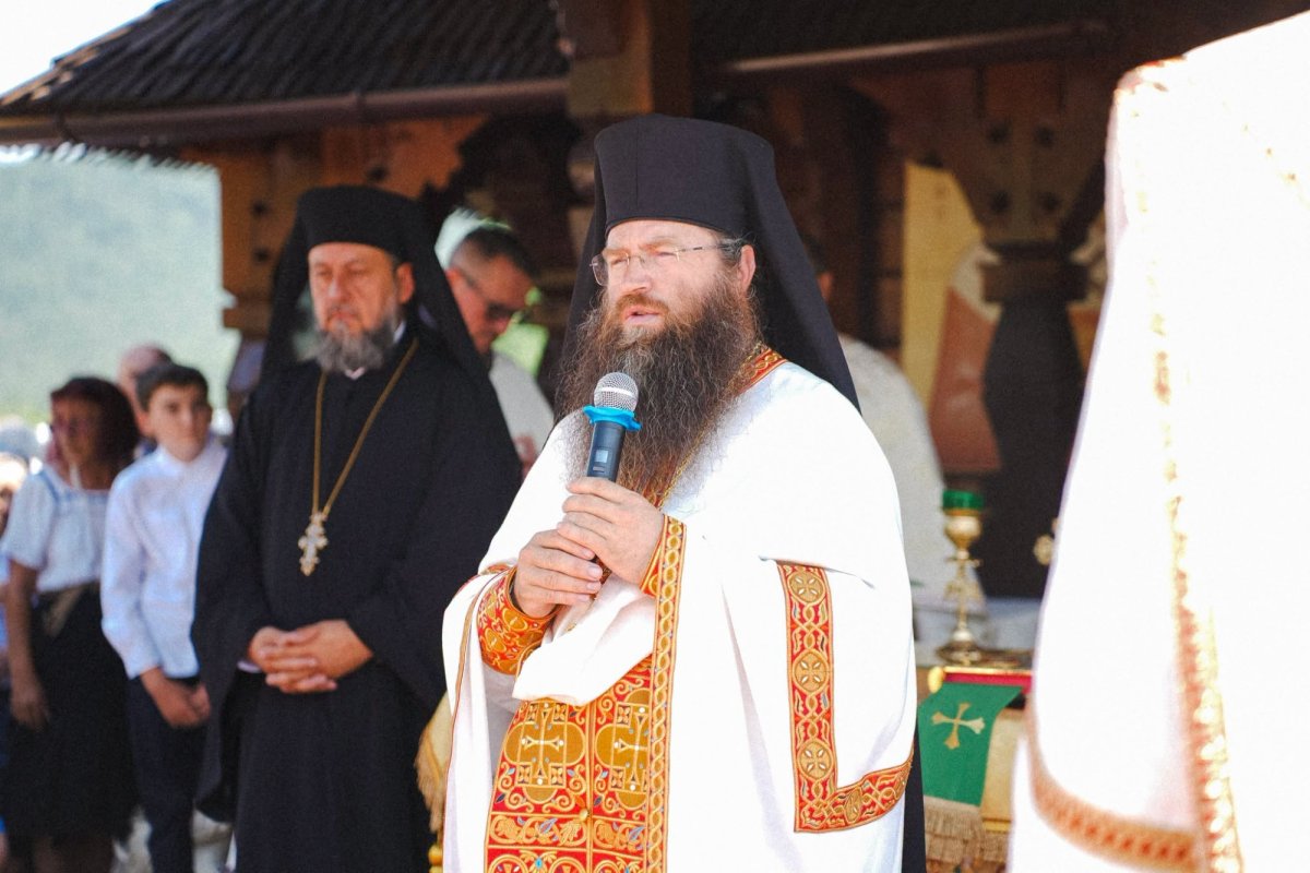 Sfinții Apostoli Petru și Pavel, cinstiți la hramul Mănăstirii Stârciu 367335