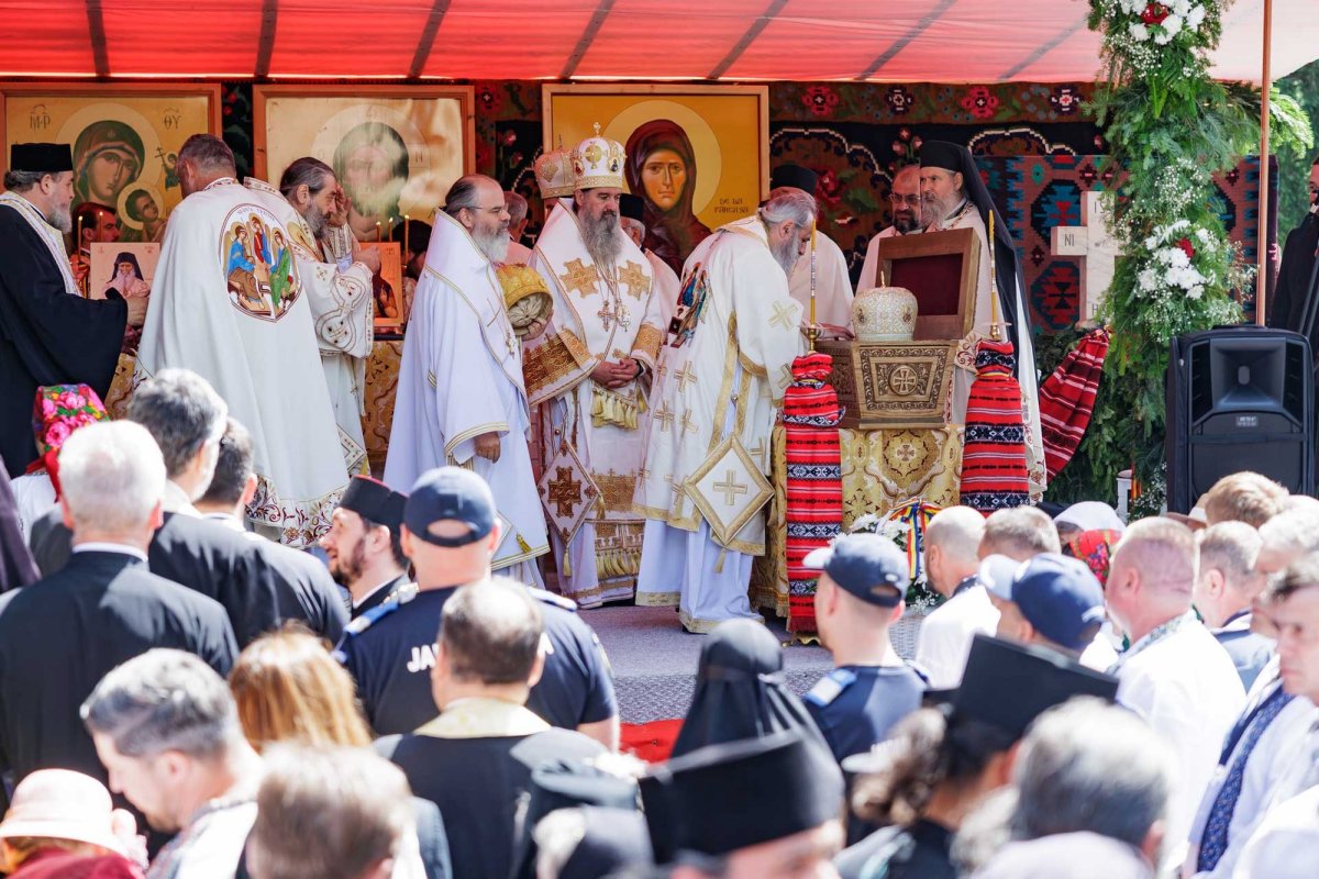 Proclamarea locală a canonizării Sfintei Olimpiada din Farcașa 367603
