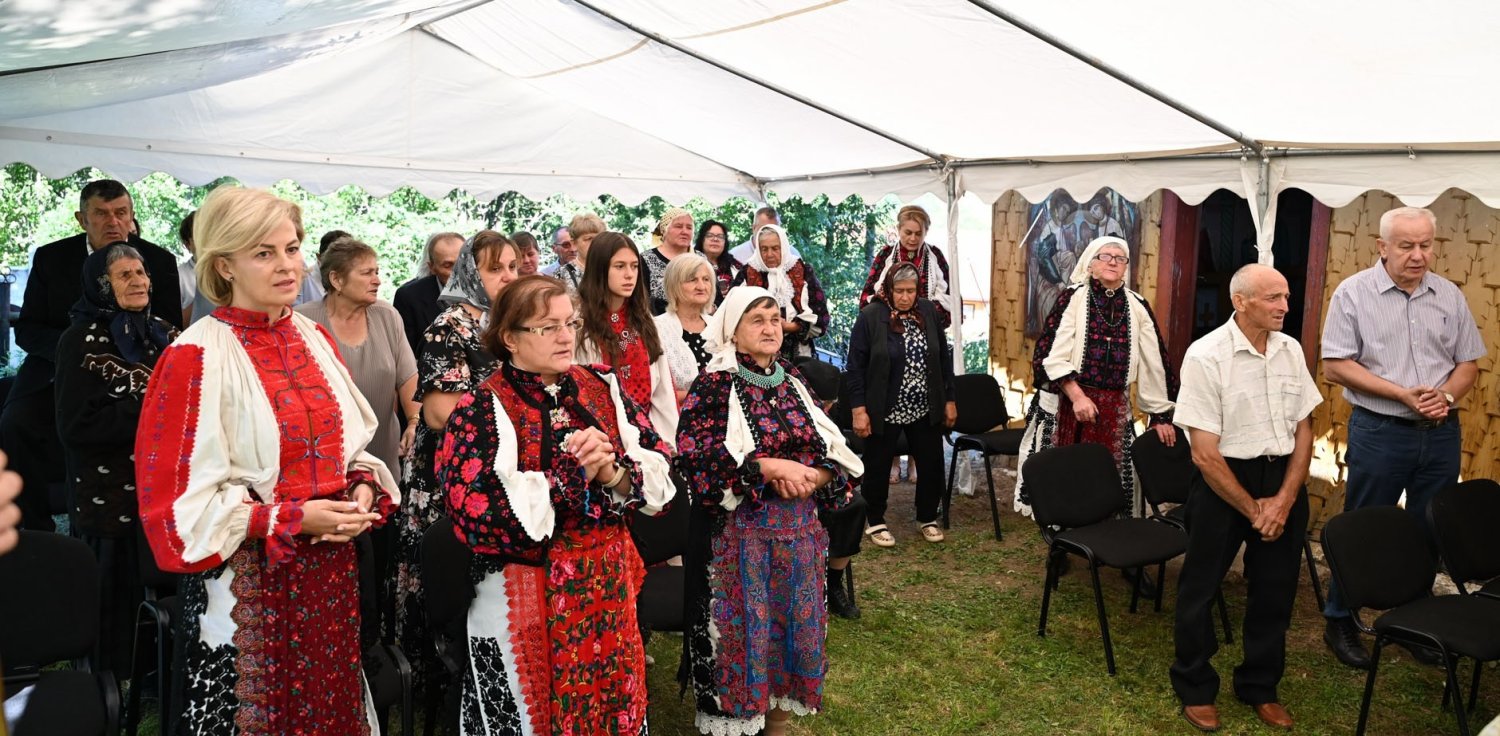Zi de sărbătoare pentru credincioșii satului Feregi, Hunedoara 367684