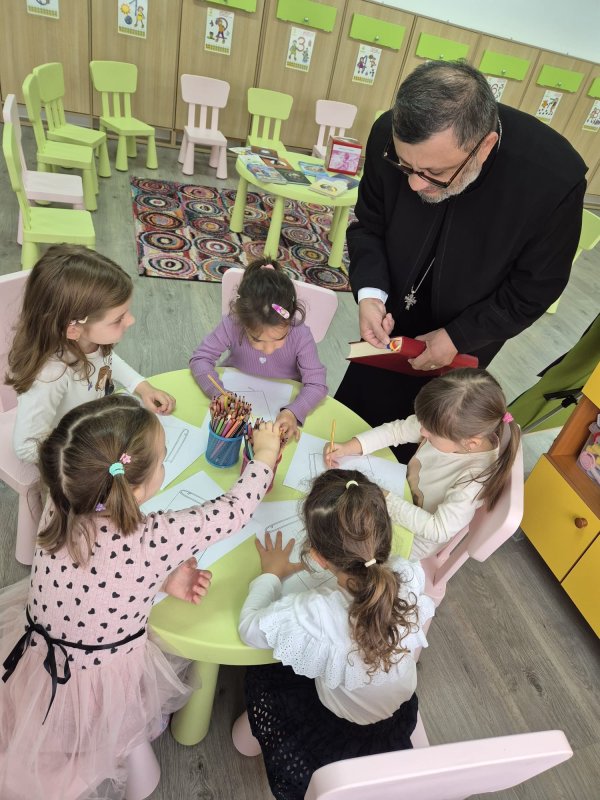 Centrul „Sfântul Nicolae” din Sighişoara, şcoală pentru sufletele copiilor 367804