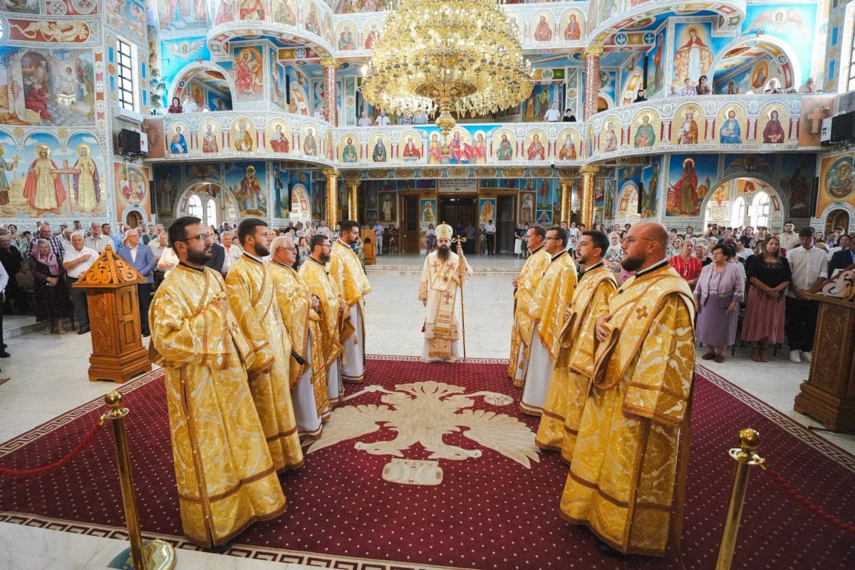 Crucea Patriarhală pentru părintele Ioan Ghiurco 367788