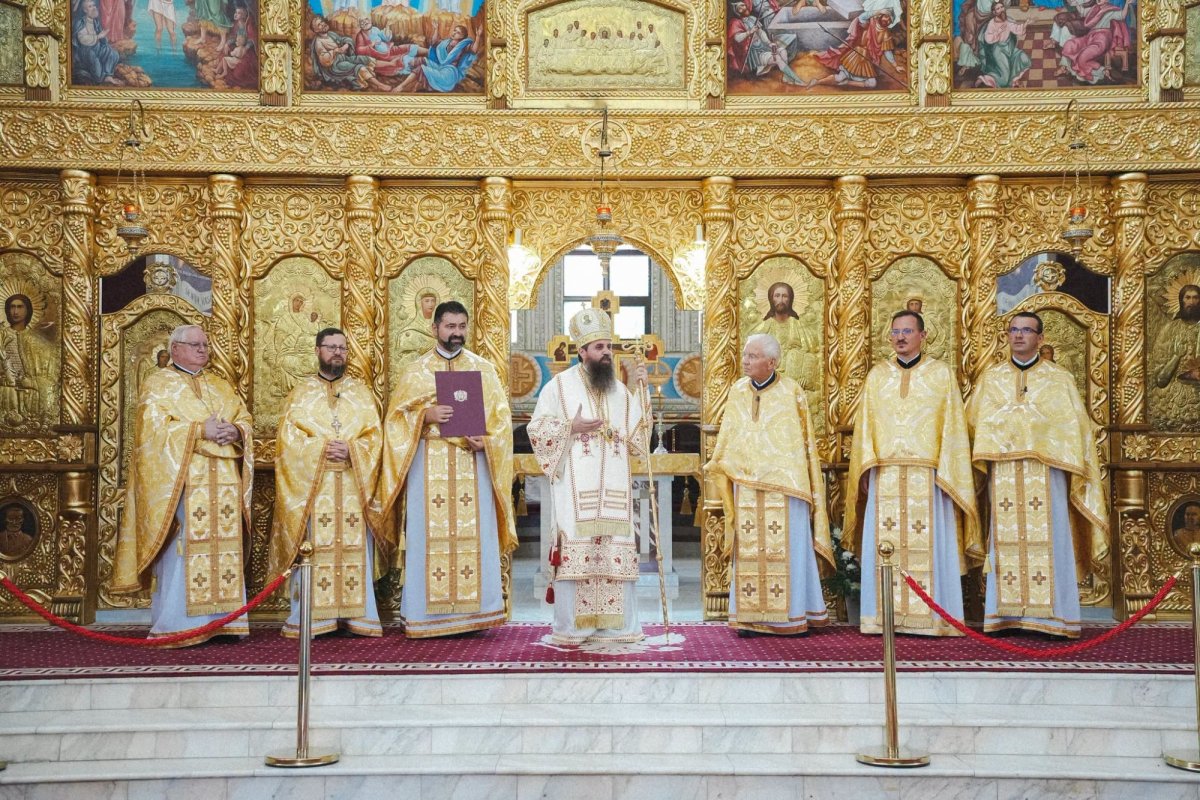 Crucea Patriarhală pentru părintele Ioan Ghiurco 367791