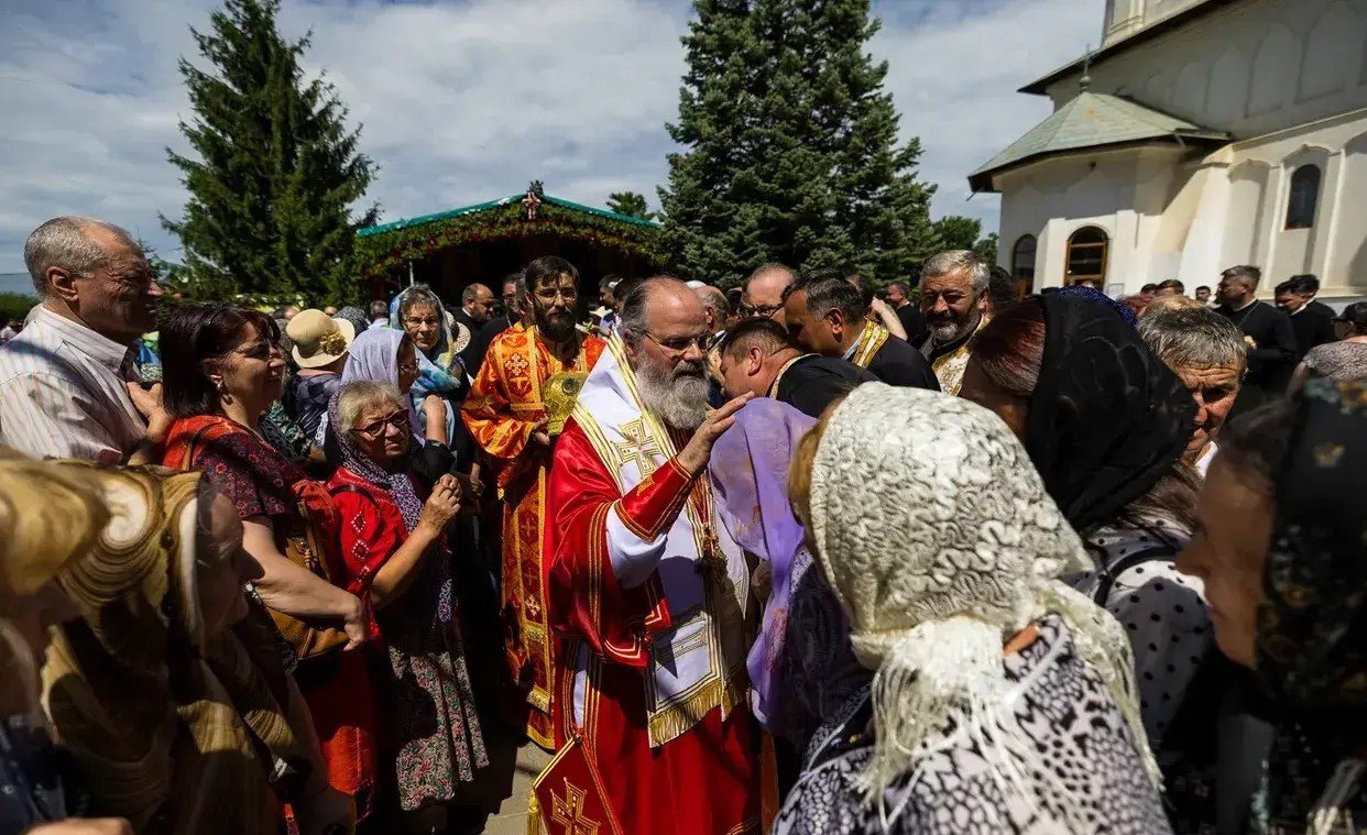Episcopia Hușilor și-a sărbătorit ocrotitoarea 367863
