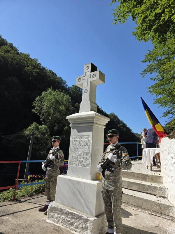 „Întâlnirea moților cu istoria” la Dupăpiatră-Cheia, judeţul Hunedoara 367938
