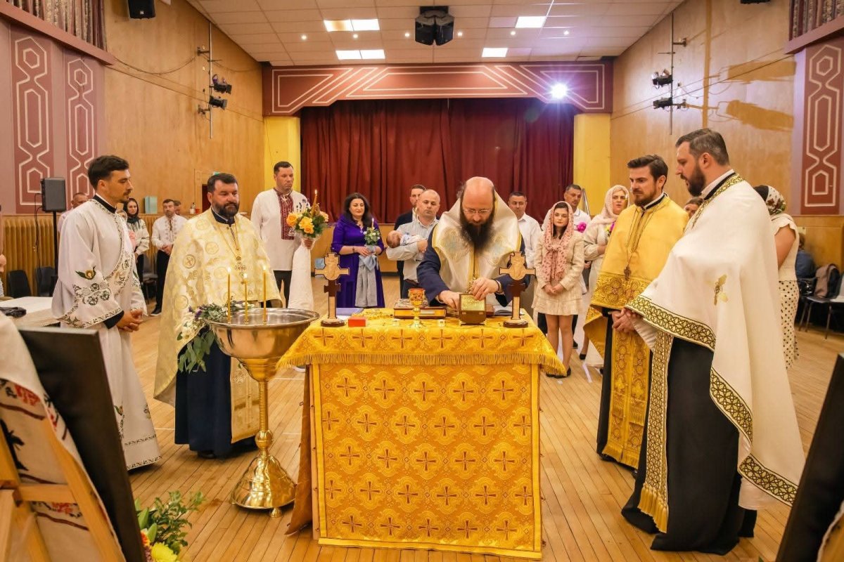 Popas duhovnicesc într-o parohie românească din Episcopia Ortodoxă Română a Irlandei și Islandei 367989