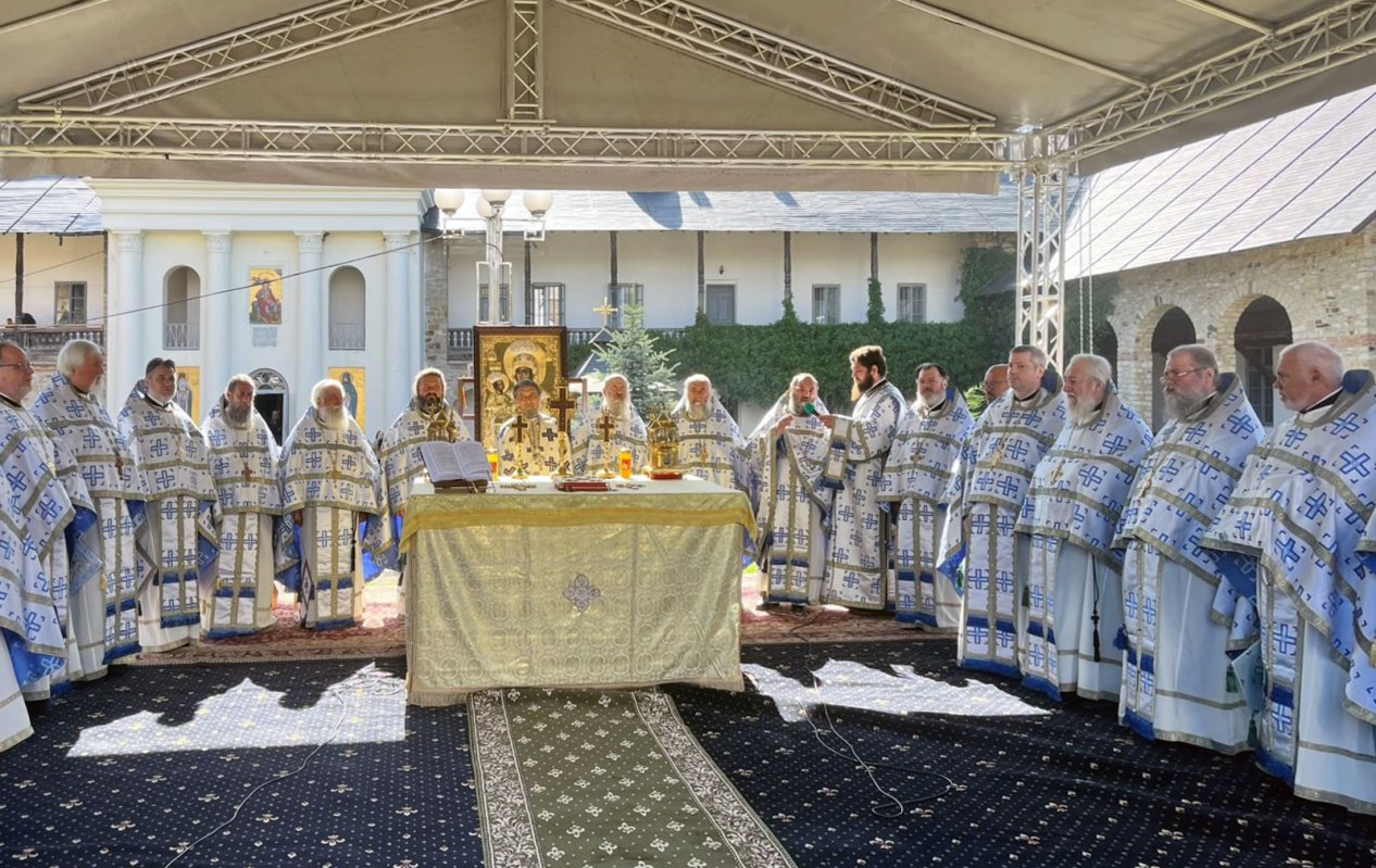 Praznicul Icoanei Maicii Domnului „Îndrumătoarea”, sărbătorit la Mănăstirea Neamț 367974