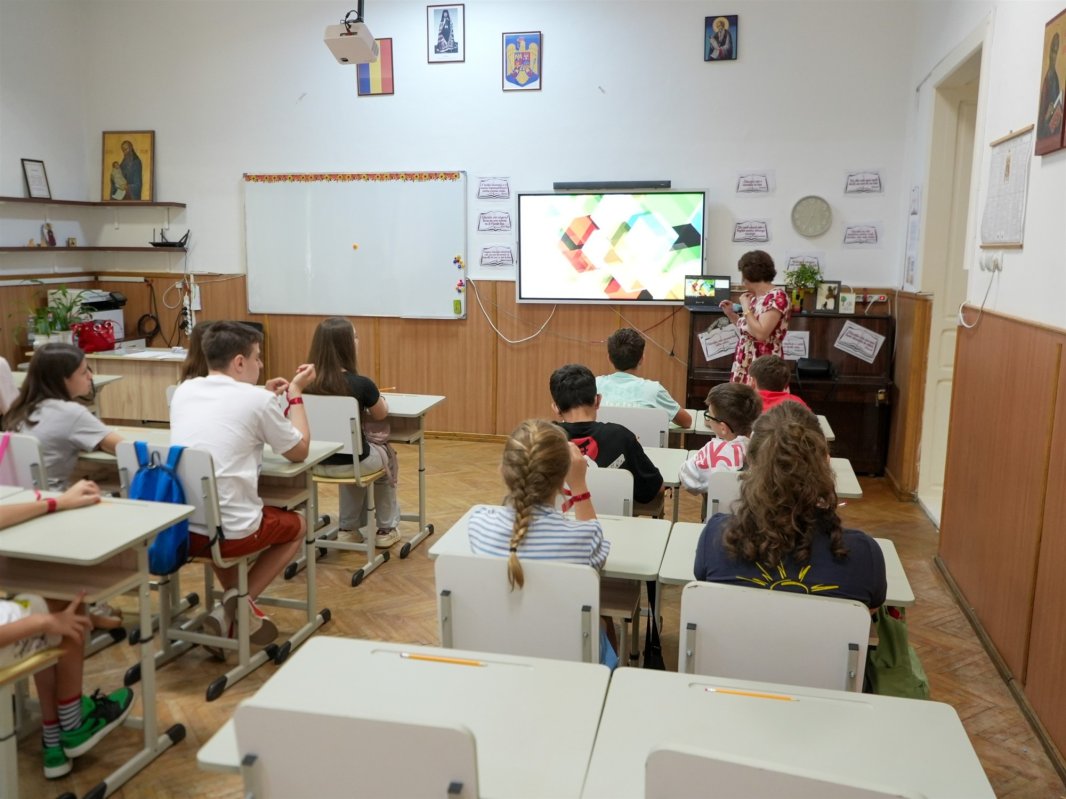 Școală de vară pentru 40 de elevi la Seminarul Teologic din Galați 367960
