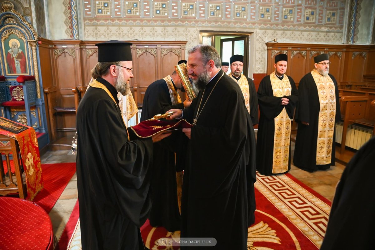 Episcopia Daciei Felix a primit vizita unei delegații a Episcopiei Caransebeșului 368048
