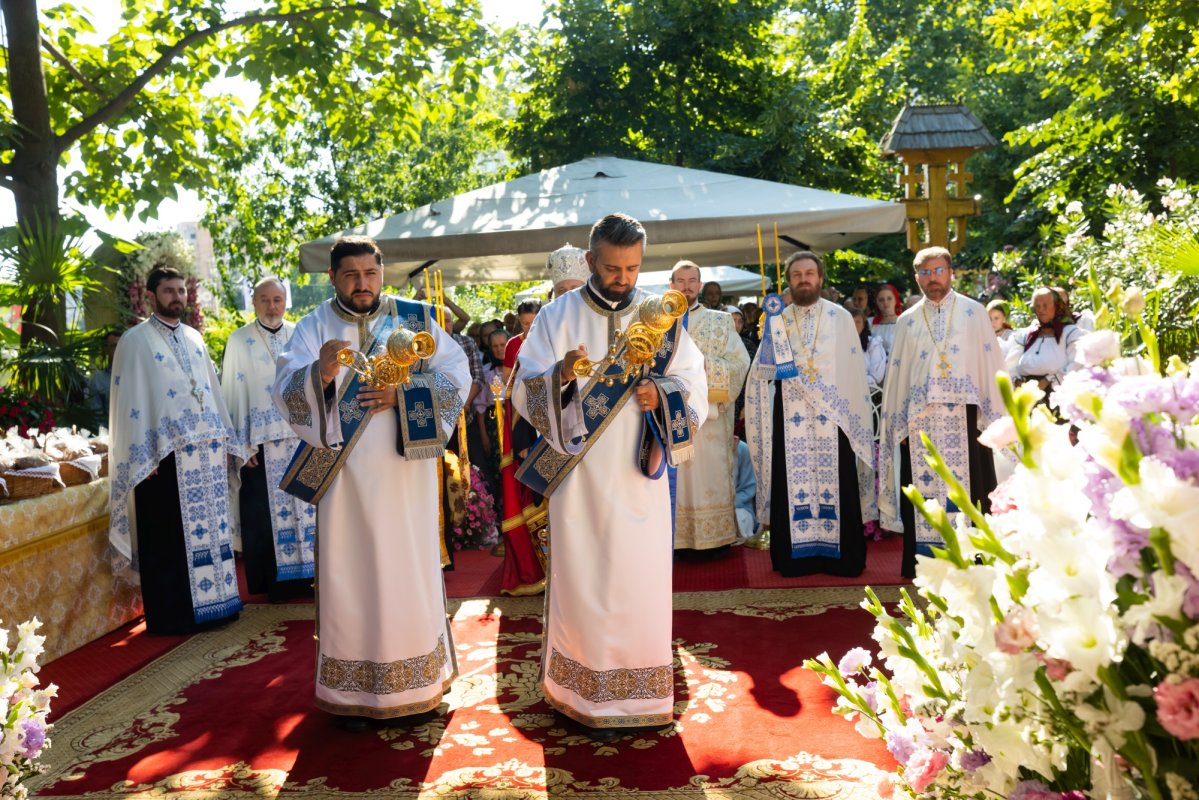 Priveghere în cinstea Sfintei Icoane a Maicii Domnului „Prodromița” în Capitală 368095