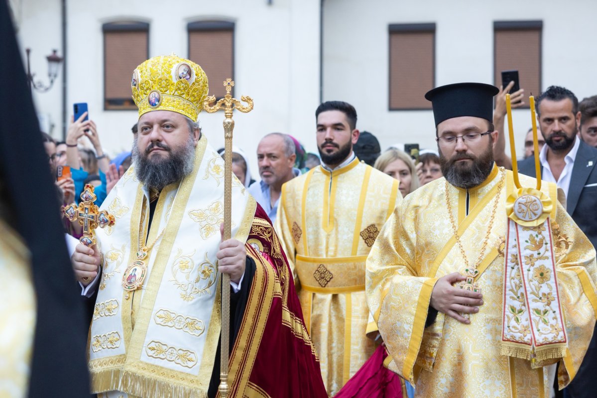 Procesiune cu moaştele Ocrotitorului Capitalei 368233