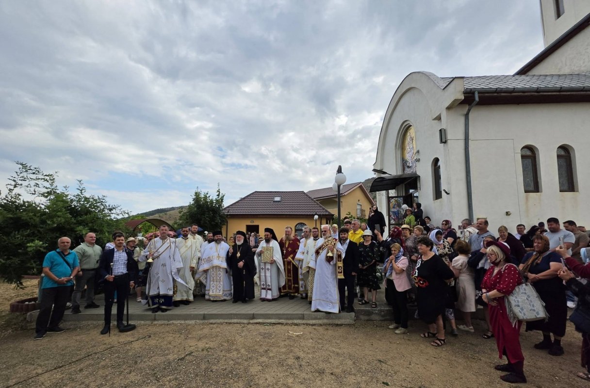 Evlavie către Maica Domnului la o mănăstire tulceană 368310