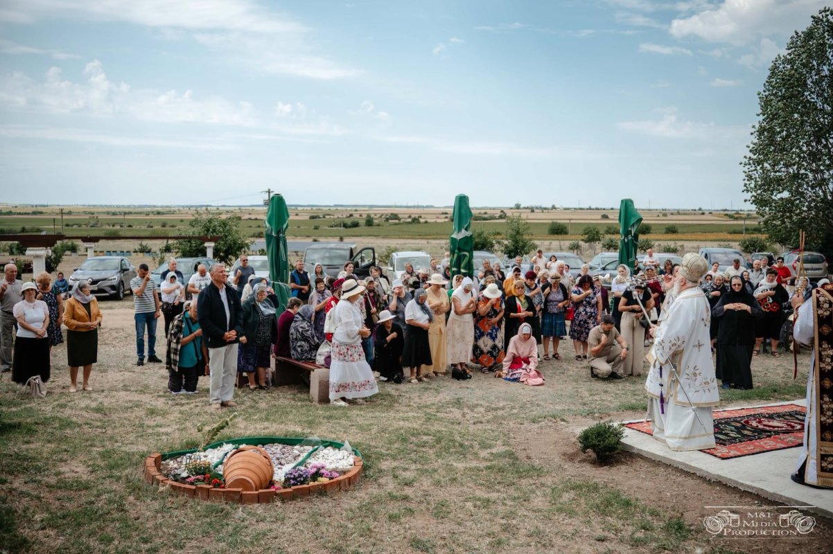 Evlavie către Maica Domnului la o mănăstire tulceană 368311
