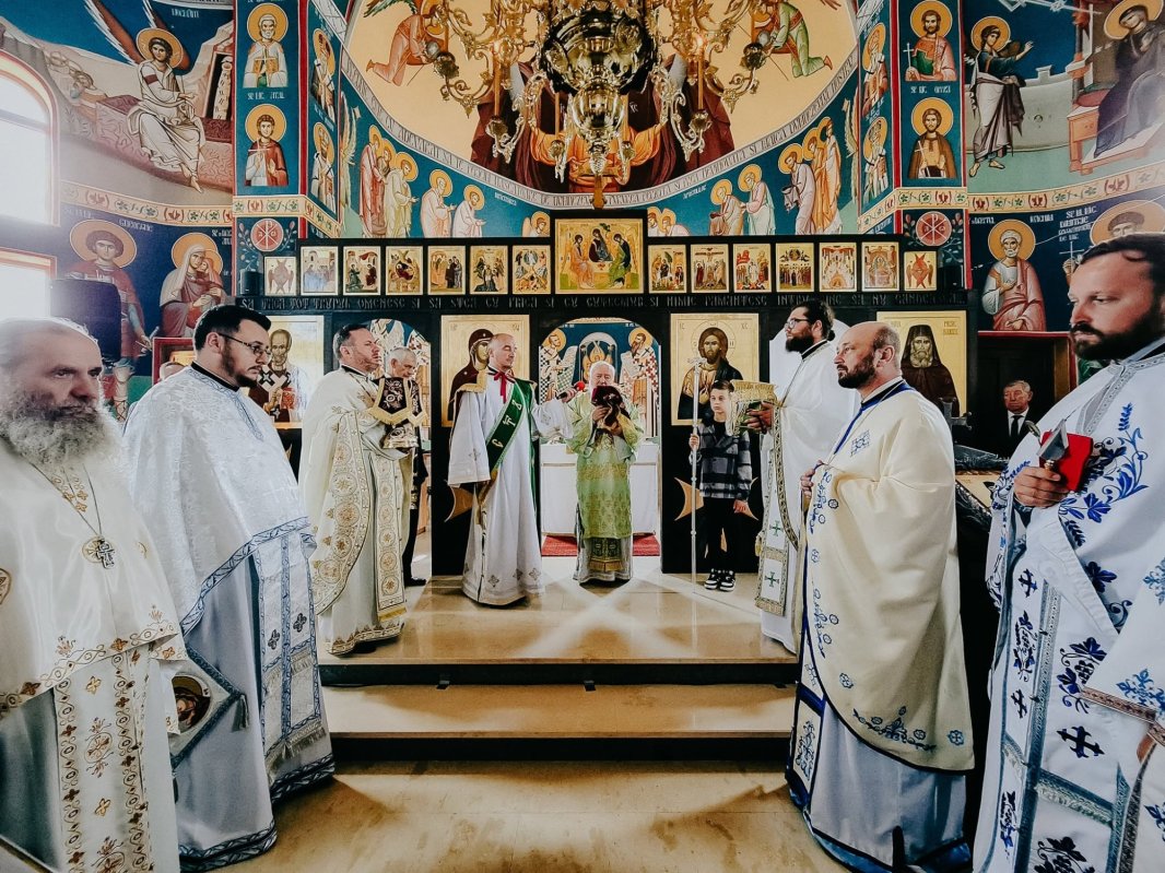 Hramul Mănăstirii Pantocrator din Beclean, ocrotită de Sfântul Paisie Aghioritul 368257