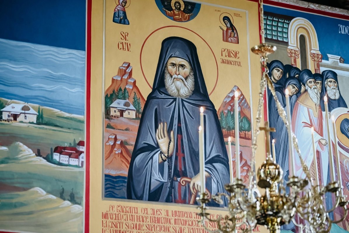 Hramul Mănăstirii Pantocrator din Beclean, ocrotită de Sfântul Paisie Aghioritul 368258