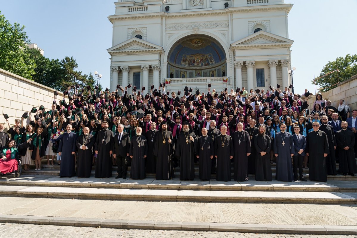 Jurământ de credință depus de studenții teologi la Iași 368263