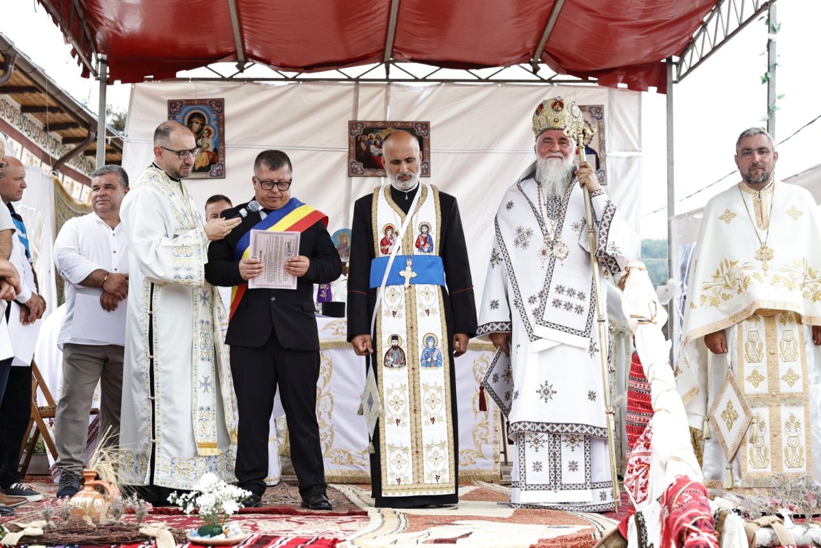 Resfinţirea unei biserici gorjene 368272