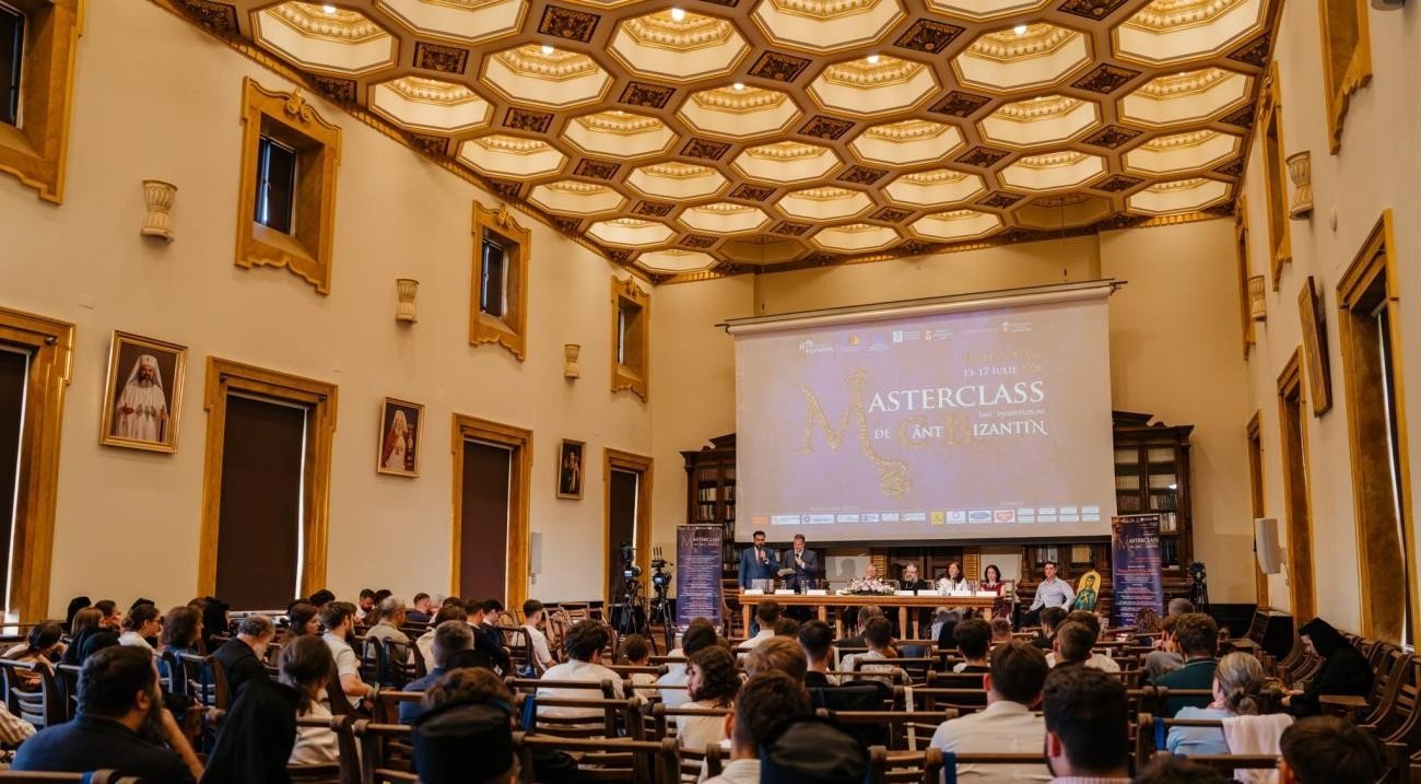 A început cea de‑a XIX‑a ediție a Masterclassului Internațional de Cânt Bizantin de la Iași 368367