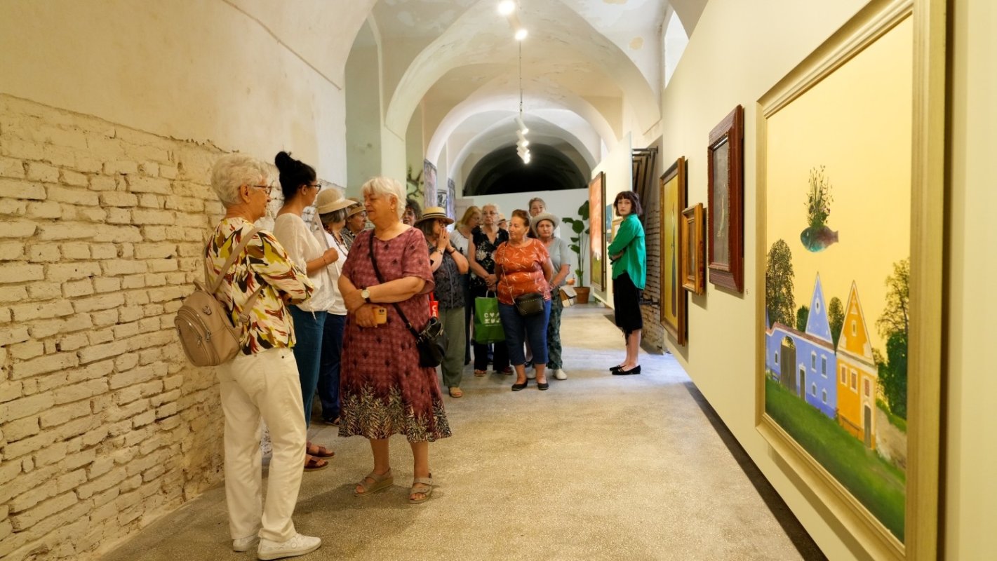 Beneficiarii Centrului „Sfânta Treime” din Sibiu participă la ateliere de art-terapie 368635
