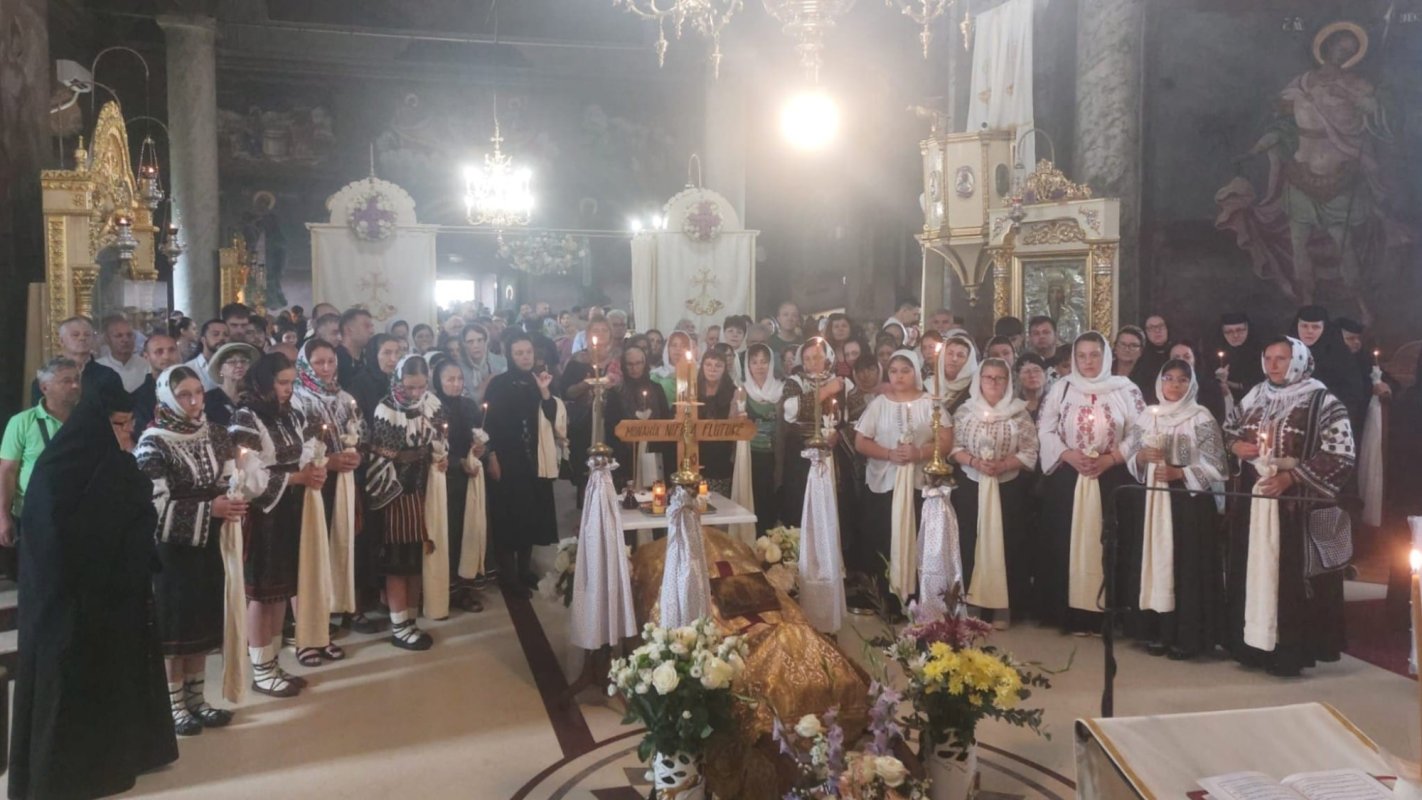 Monahia Nifona Fluture de la Pasărea - statornicie, rugăciune și  smerenie 368680