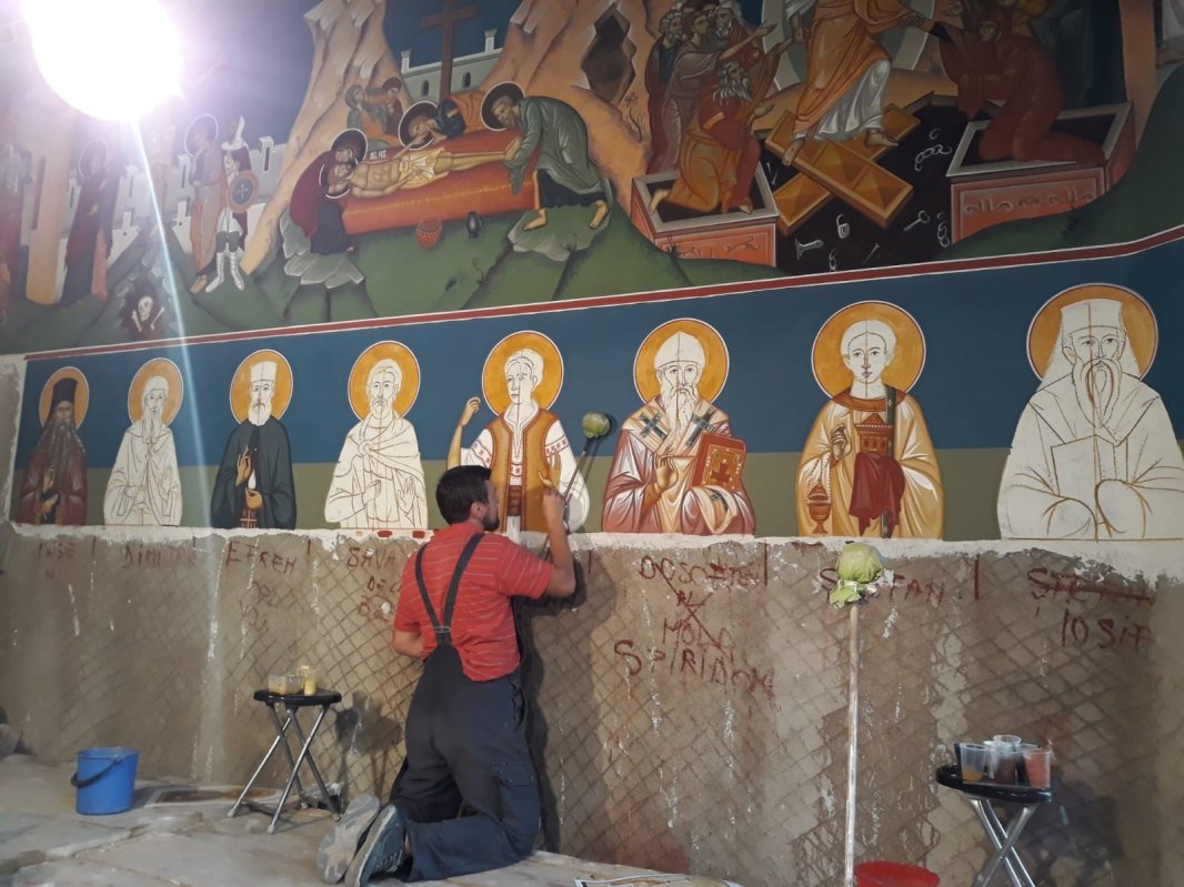 Slujitori ai Sfântului Altar şi pictori bisericeşti 368556