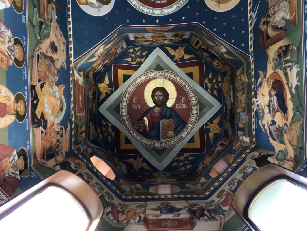Slujitori ai Sfântului Altar şi pictori bisericeşti 368565