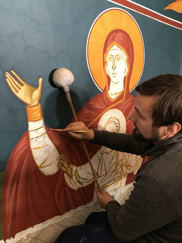 Slujitori ai Sfântului Altar şi pictori bisericeşti 368569