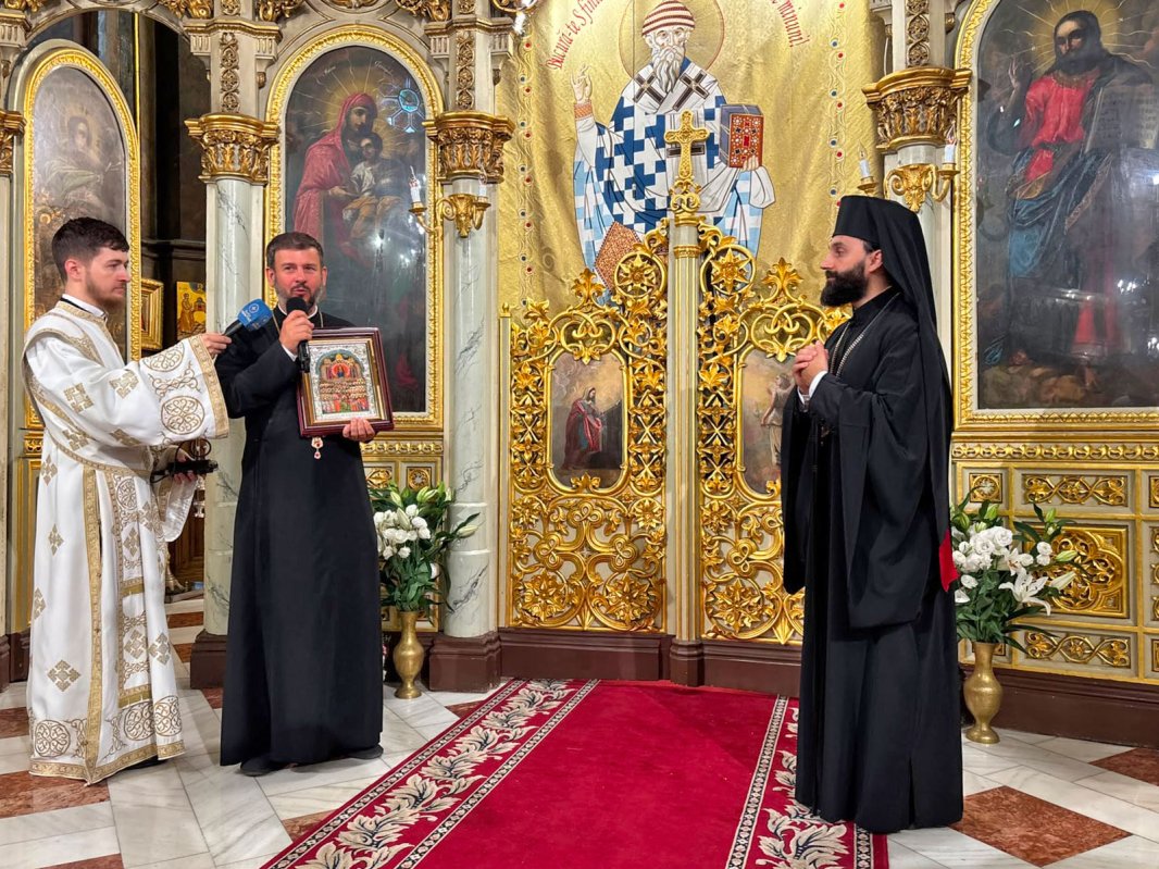 Slujire arhierească la Catedrala „Sfântul Spiridon”-Nou din București 368709