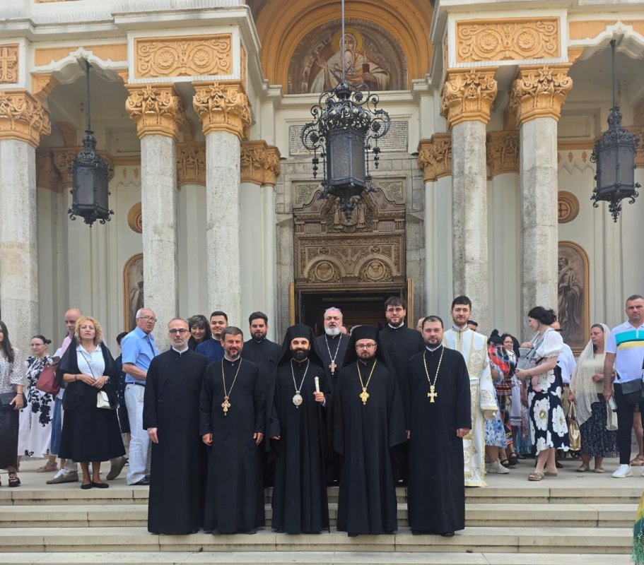 Slujire arhierească la Catedrala „Sfântul Spiridon”-Nou din București 368711