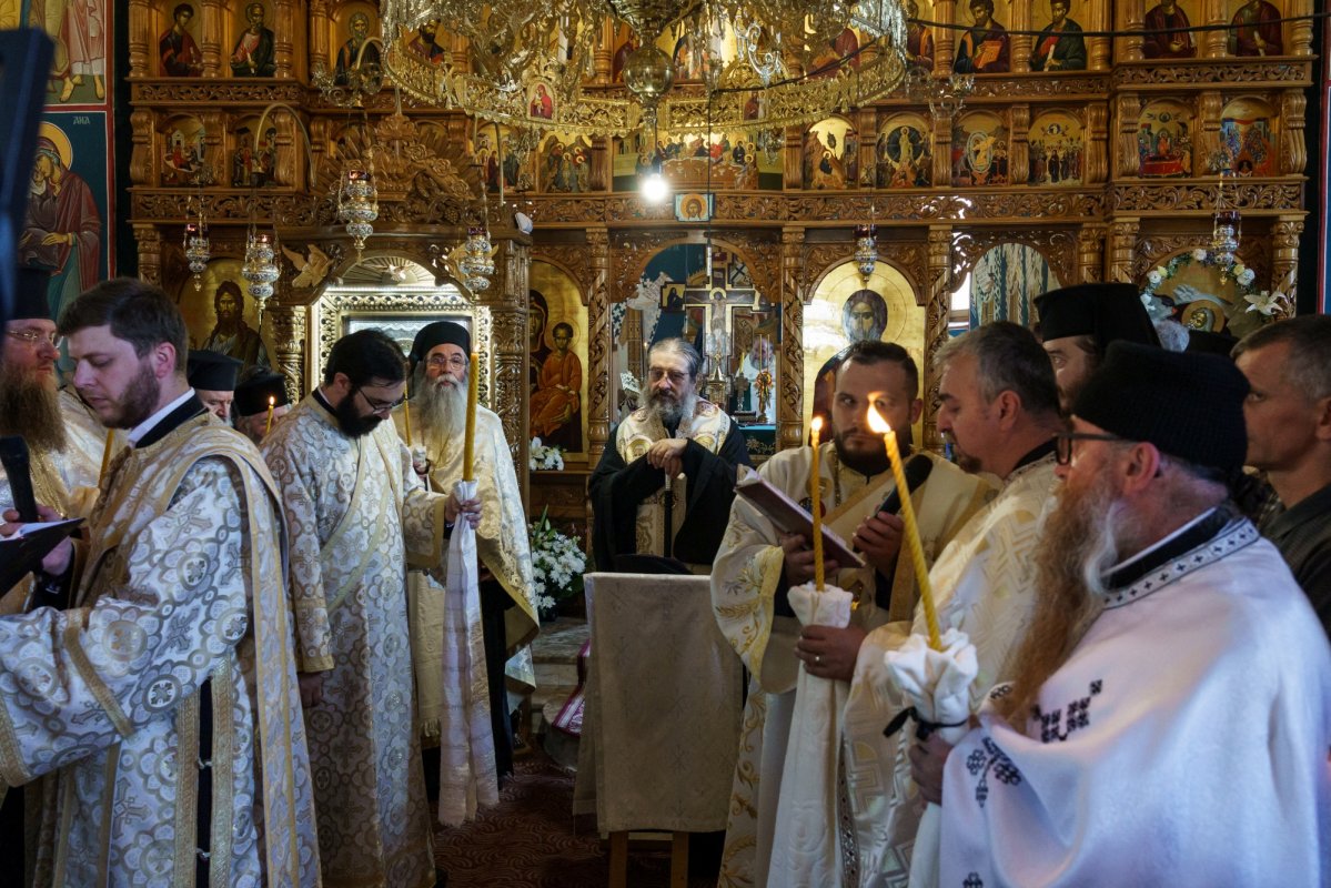 Starețul Mănăstirii Bisericani, protos. Serafim Mihali, a fost înmormântat 368742